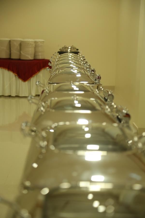 Hotel Grand Gayathri Khammam Exterior foto